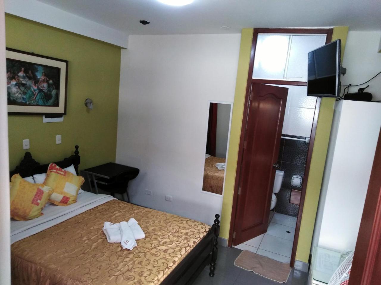 Hotel Plaza Bolognesi 344 Трухильо Экстерьер фото